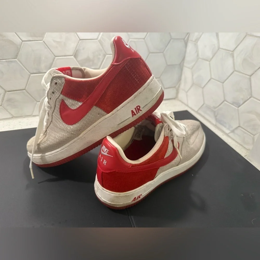 Nike Air Force 1 Low Premium Christmas Sneakers Vintage Size 10.5 Red Silver